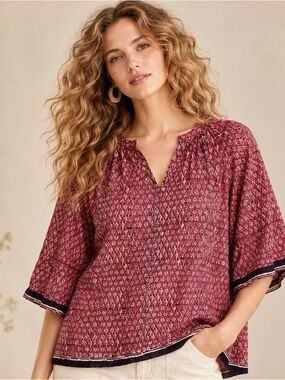 M.A.B.E. MABE red block print v neck top size large bohemian lightweight cotton
